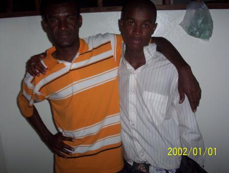 1 CAMARADE 2 CLASSE EN ORANGE ET BAMASSALI